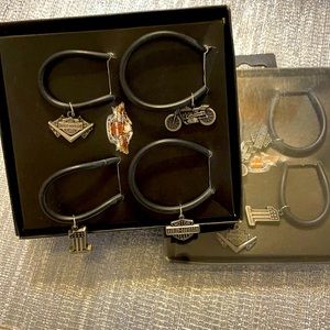 8 Harley Davidson Wine or a bottle markers